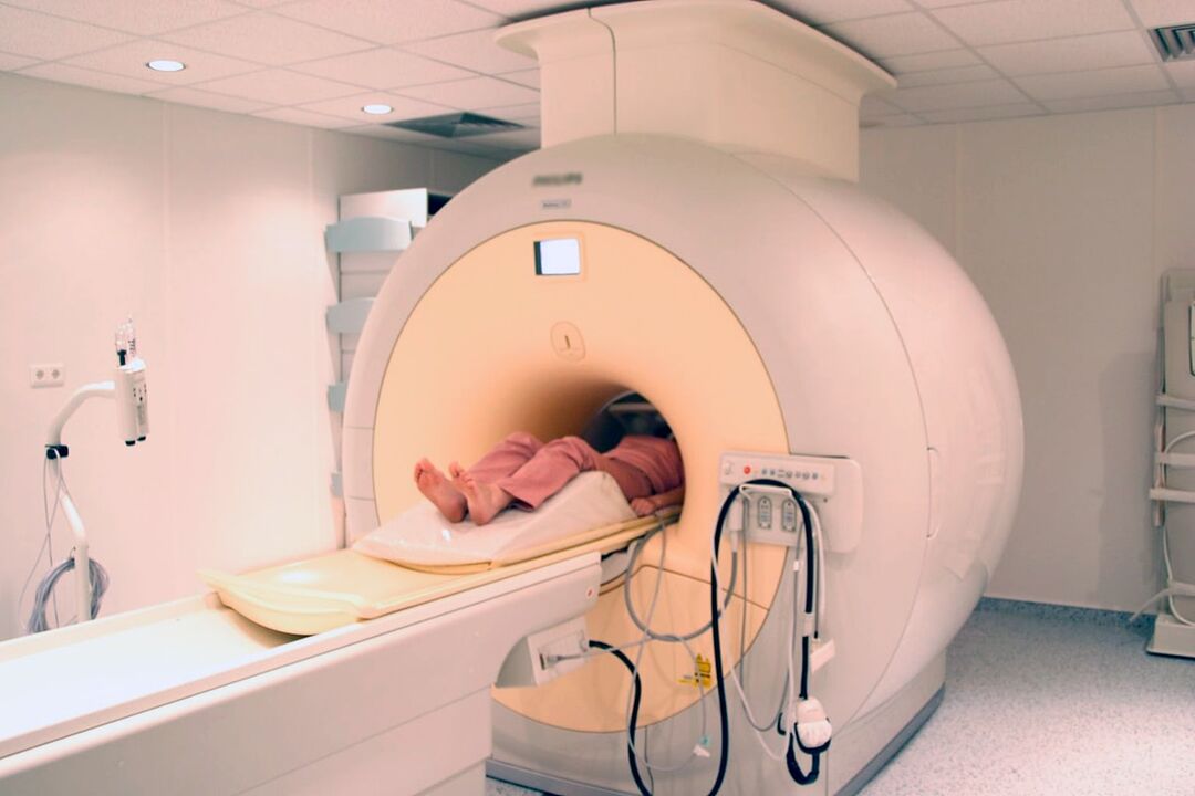 MRI w celu diagnozy w przypadku podejrzenia osteochondrozy odcinka lędźwiowego kręgosłupa