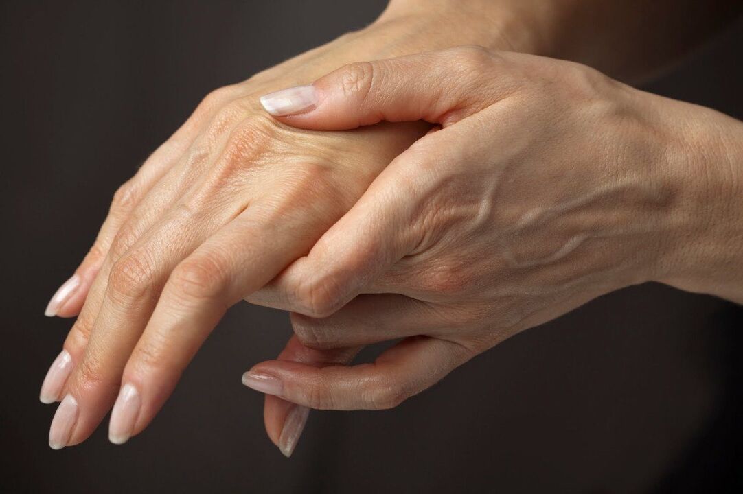 objawy bólu stawów palców